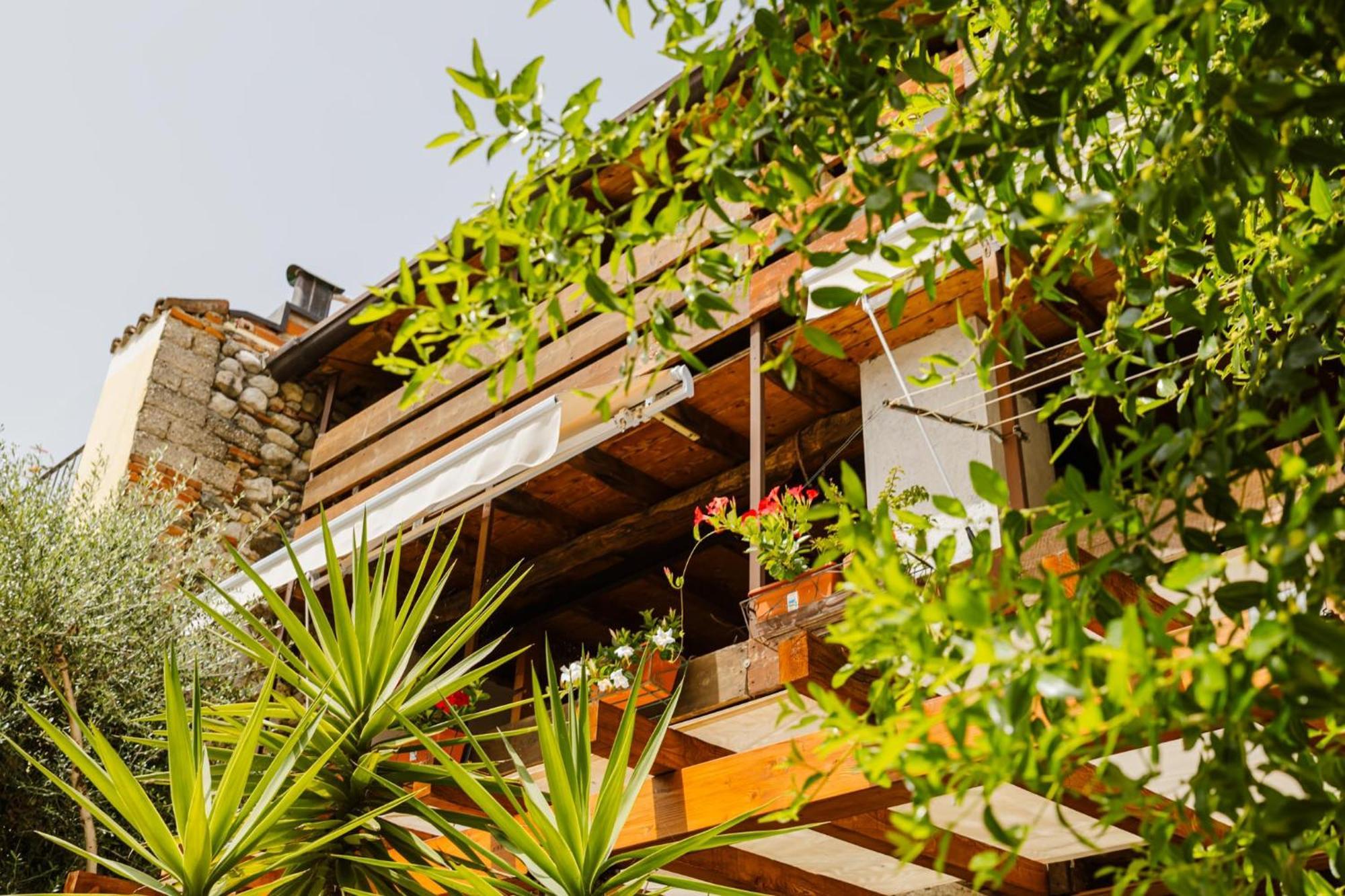 Apartamento Cozy Castello Manerba del Garda Exterior foto